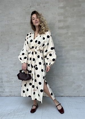 Lara kjole Black Dot Sissel Edelbo 